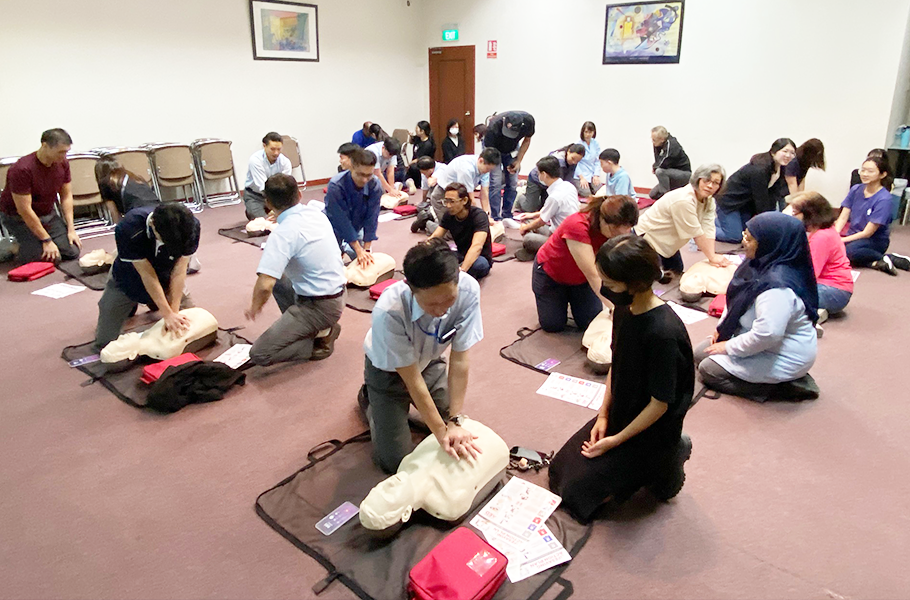 Sumitomo Bakelite Singapore Pte. Ltd. Lifesaving training (AED training)